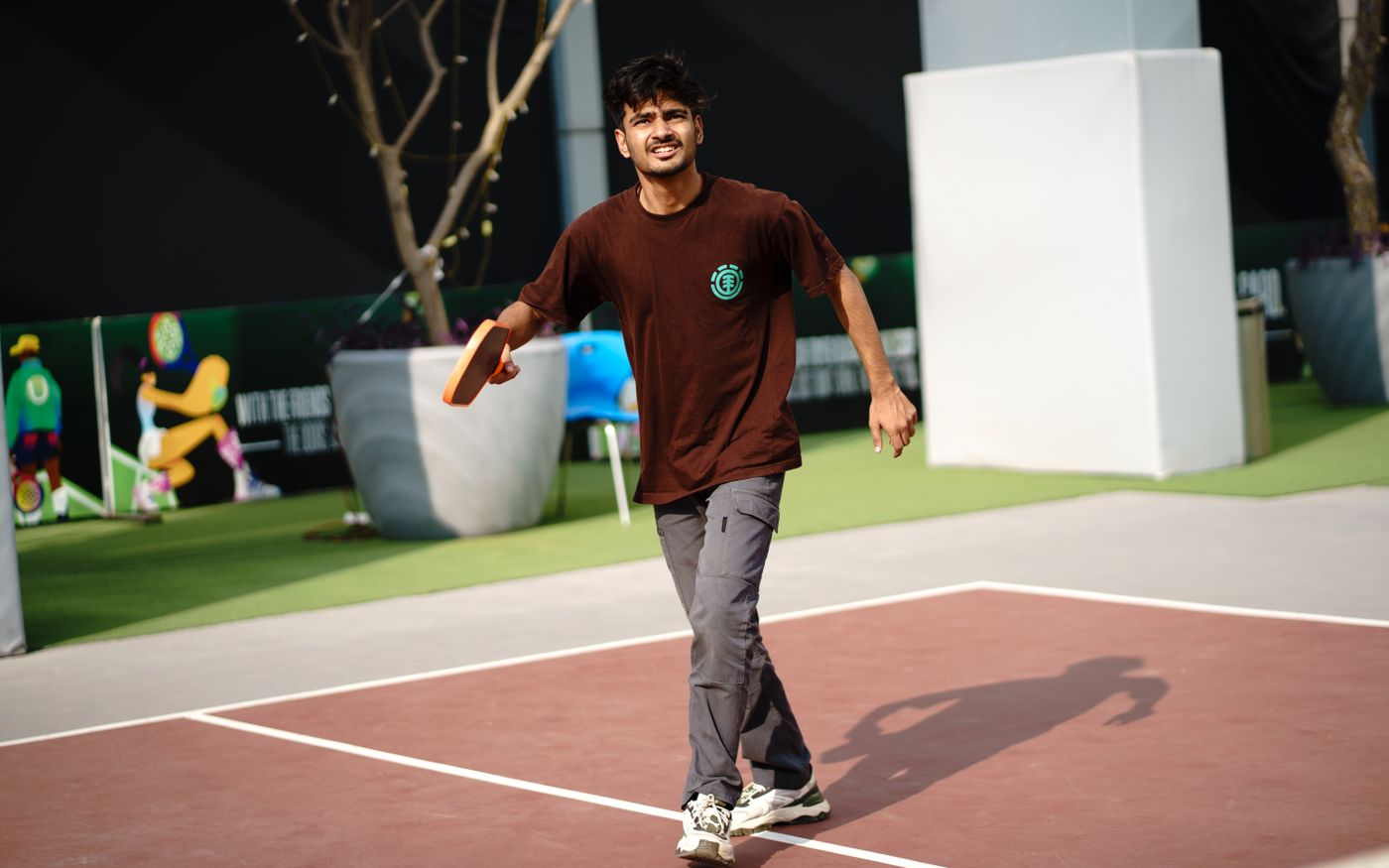 Một buổi tập luyện Pickleball ngoài trời — ảnh tư liệu, không đại diện cho Vĩnh Lộc hoặc cá nhân có tên trên website.